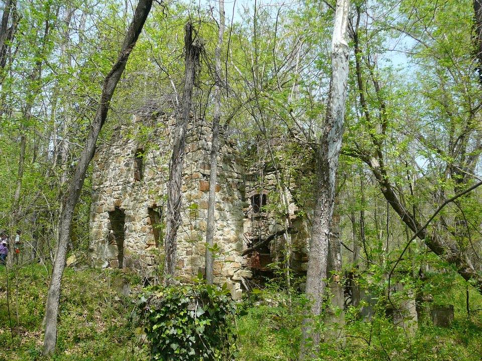 Ruins on Hunter’s Island